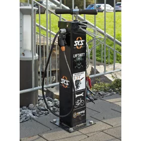 SKS-Germany pumpa állomás szerszámokkal