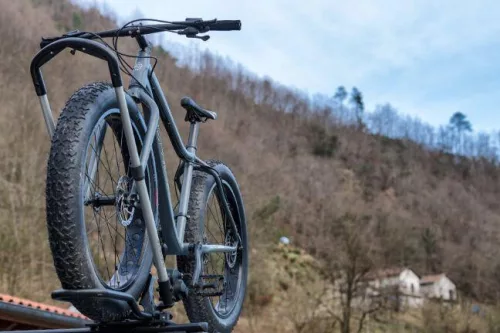 Menabo Chrono kerékpárszállító tetőcsomagtartóra