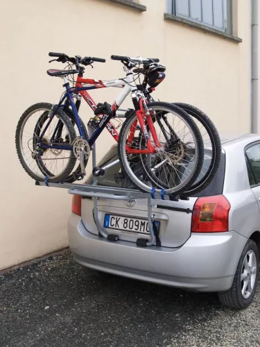 Menabo Steel Bike 2 kerékpárszállító hátsó ajtóra