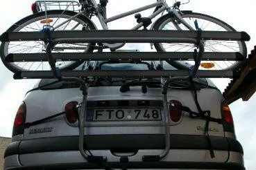 Menabo Steel Bike 3 kerékpárszállító hátsó ajtóra